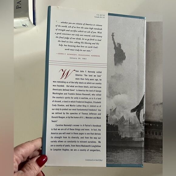 A PATRIOT'S HANDBOOK Songs, Poems, and Spreeches Gelebrating the Land Wo Love - Picture 2 of 16